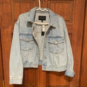 Banana Republic woman’s OVERSIZED DENIM JACKET. Size M, new with tag.